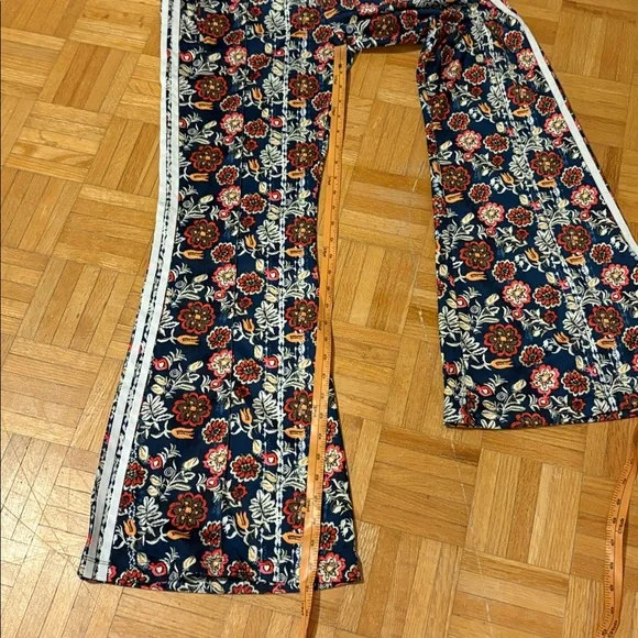 Adidas. Women pants - Picture 5 of 14